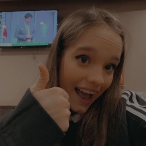 Meet your Posher, Kelsey - Picture 1 of 1